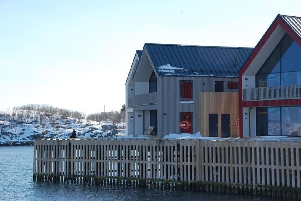 Seafront Apartment Henningsvær Exterior photo