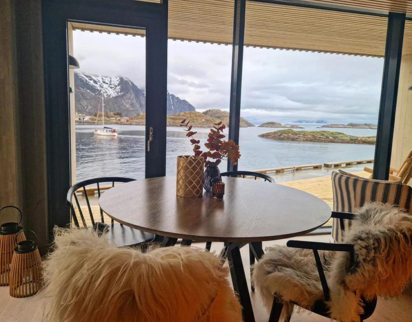 Seafront Apartment Henningsvær Exterior photo